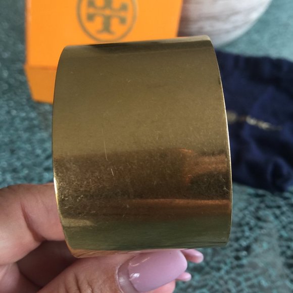 Tory Burch gold and tortoise shell cuff bracelet - Picture 7 of 7